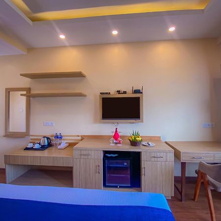 โฮเต็ล เล้คฟร้อนท์ Hotel โพคารา ภายนอก รูปภาพ
