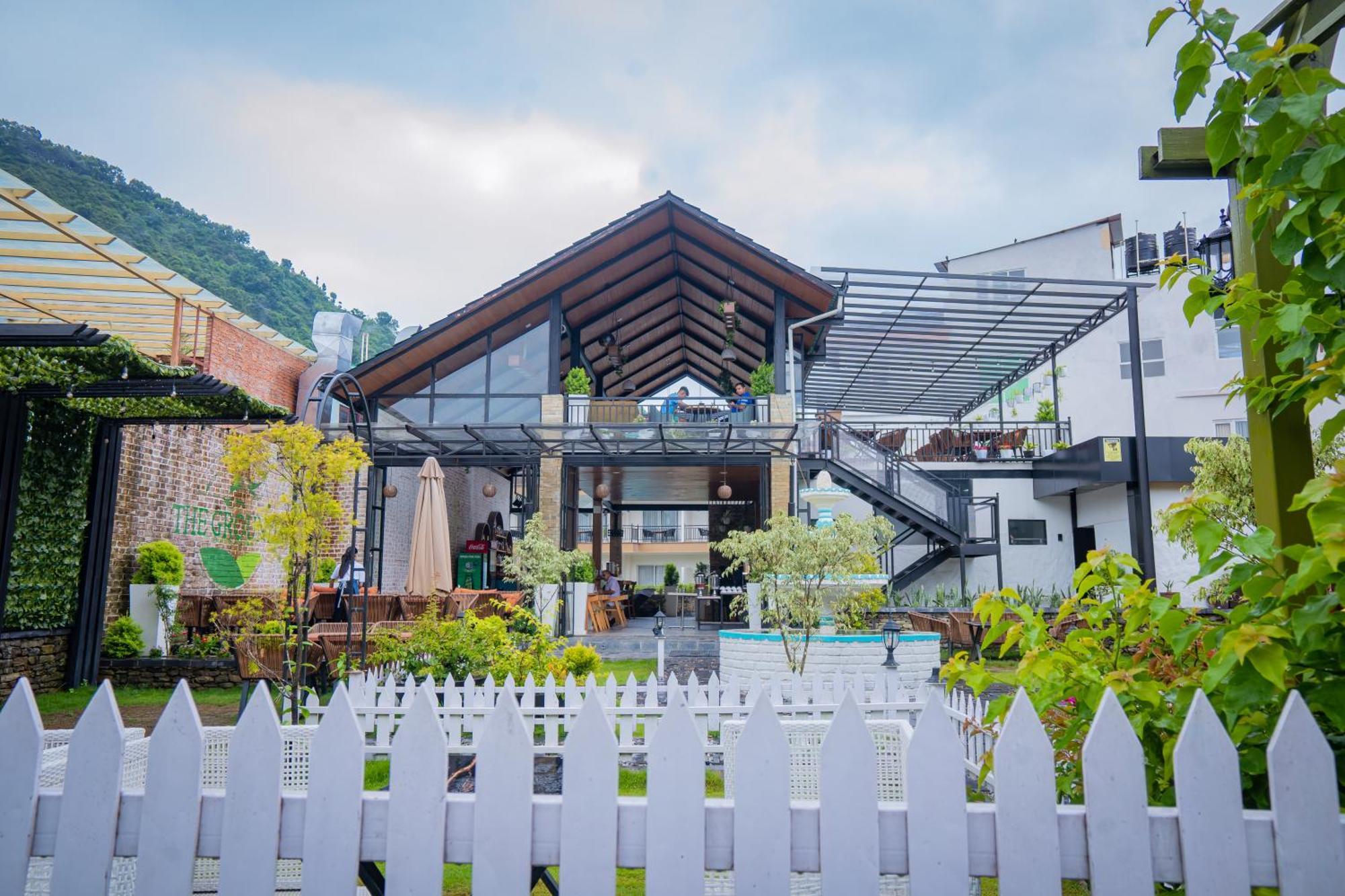โฮเต็ล เล้คฟร้อนท์ Hotel โพคารา ภายนอก รูปภาพ