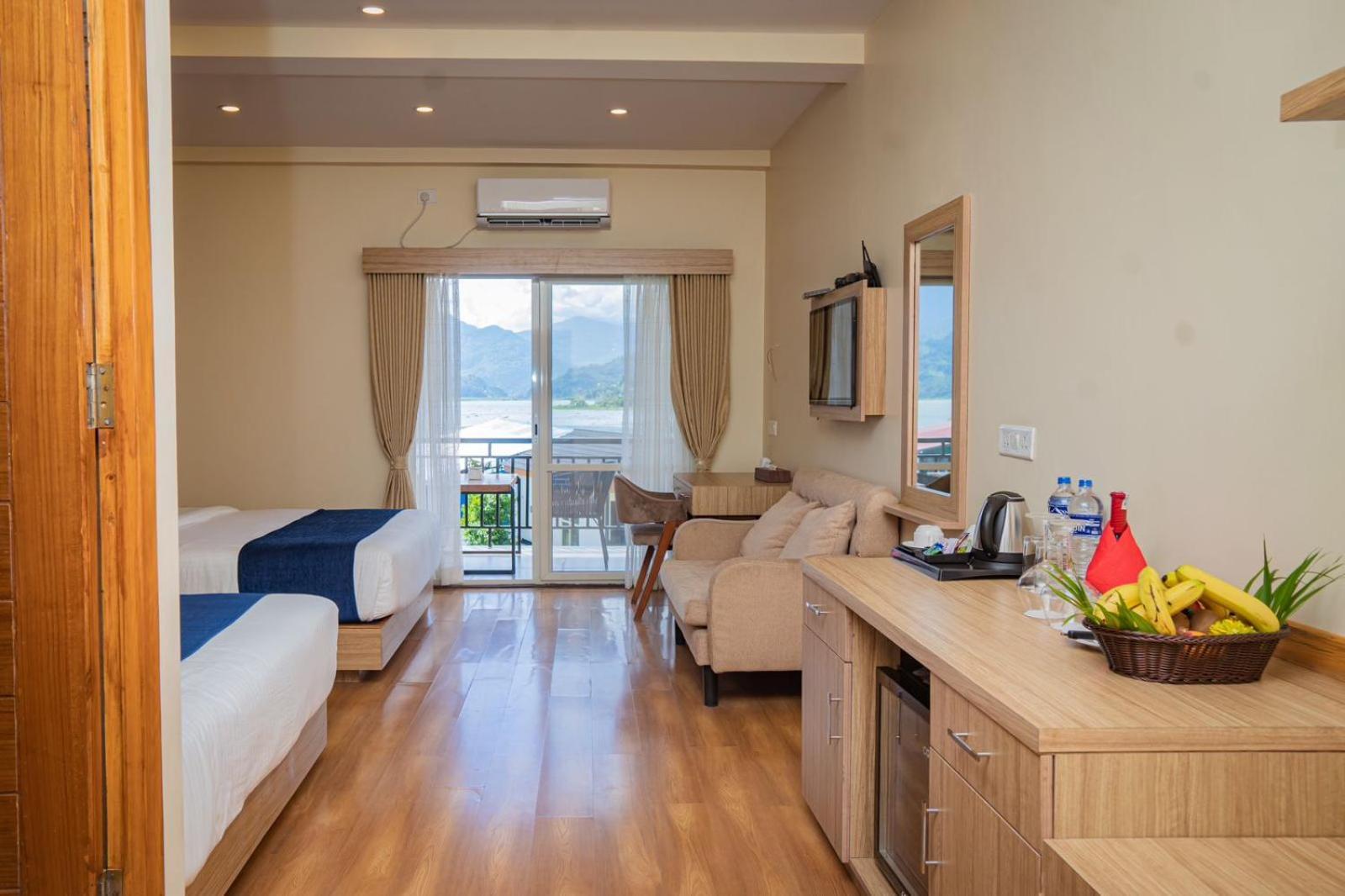 โฮเต็ล เล้คฟร้อนท์ Hotel โพคารา ภายนอก รูปภาพ