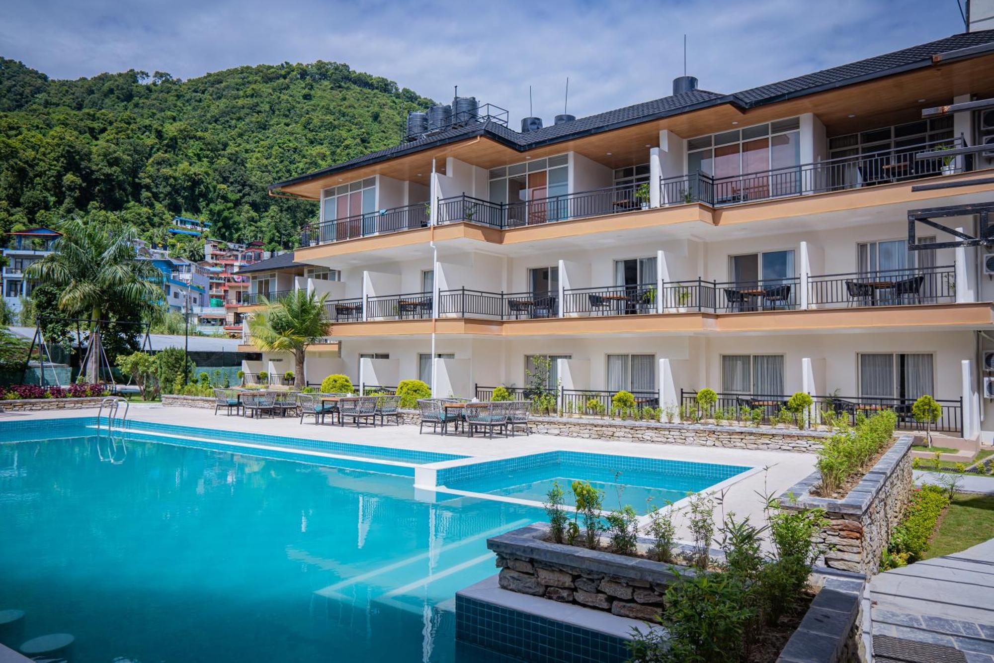 โฮเต็ล เล้คฟร้อนท์ Hotel โพคารา ภายนอก รูปภาพ
