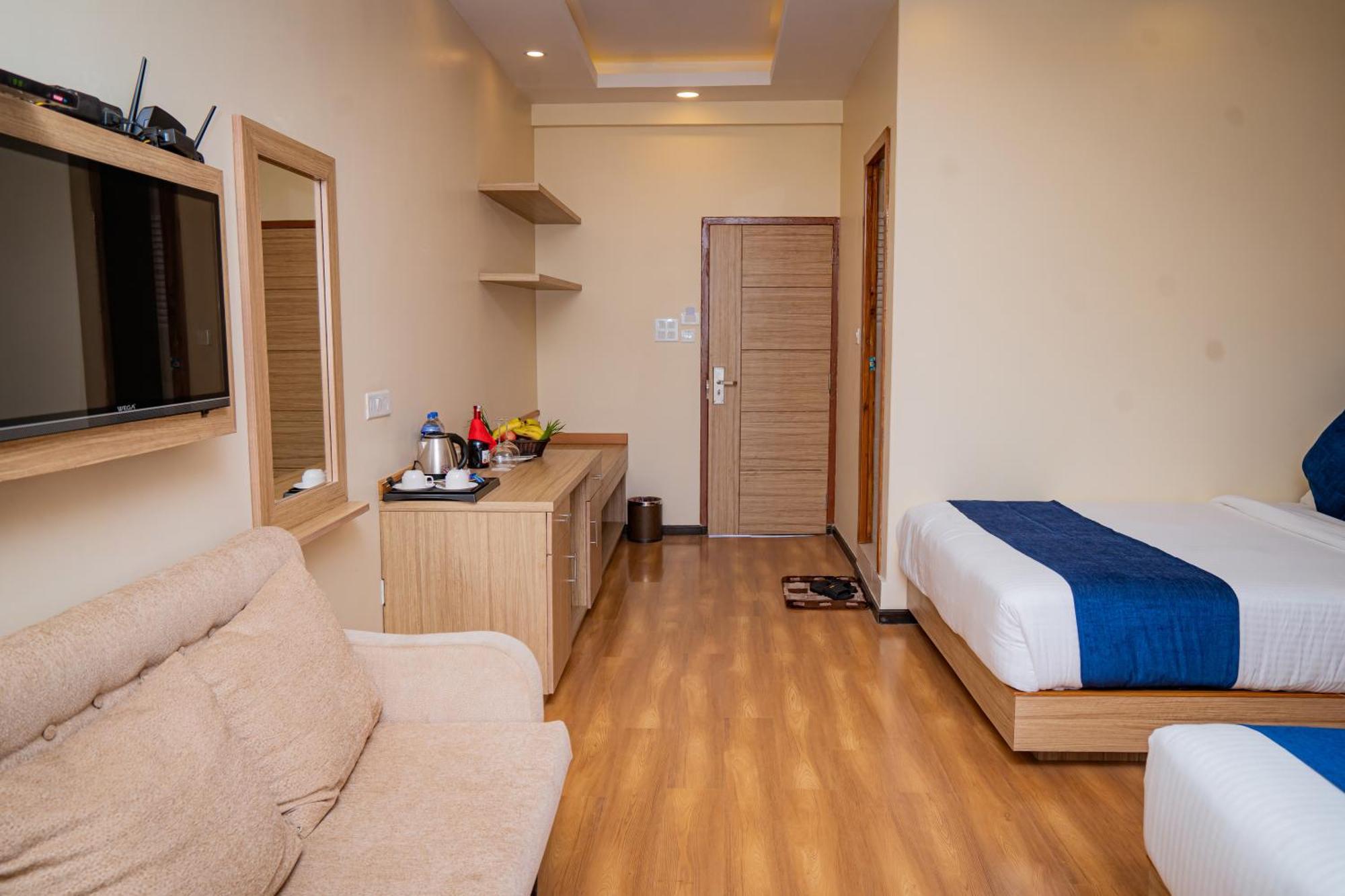 โฮเต็ล เล้คฟร้อนท์ Hotel โพคารา ภายนอก รูปภาพ